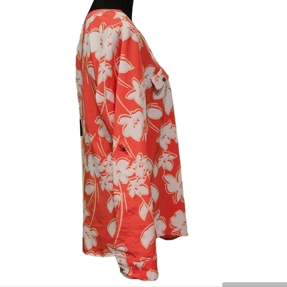 Laura Scott Coral Floral 94% polyester 6% Spandex V-neck Button Up Blouse Size M - Picture 5 of 9